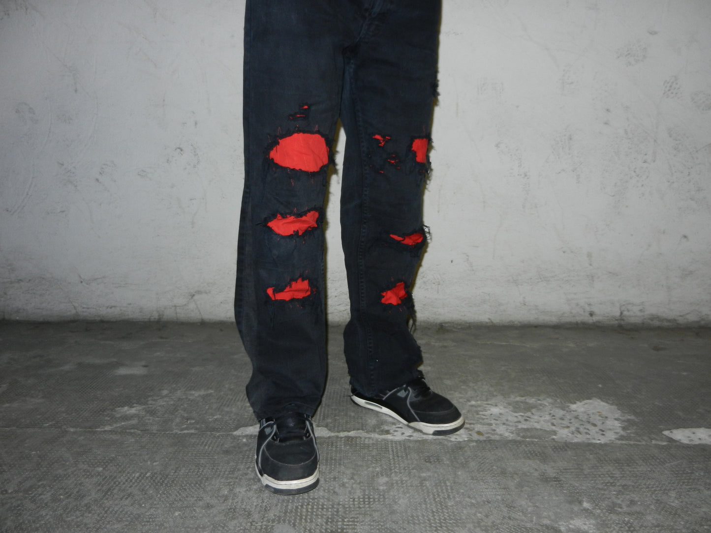 Red in Black - Jeans