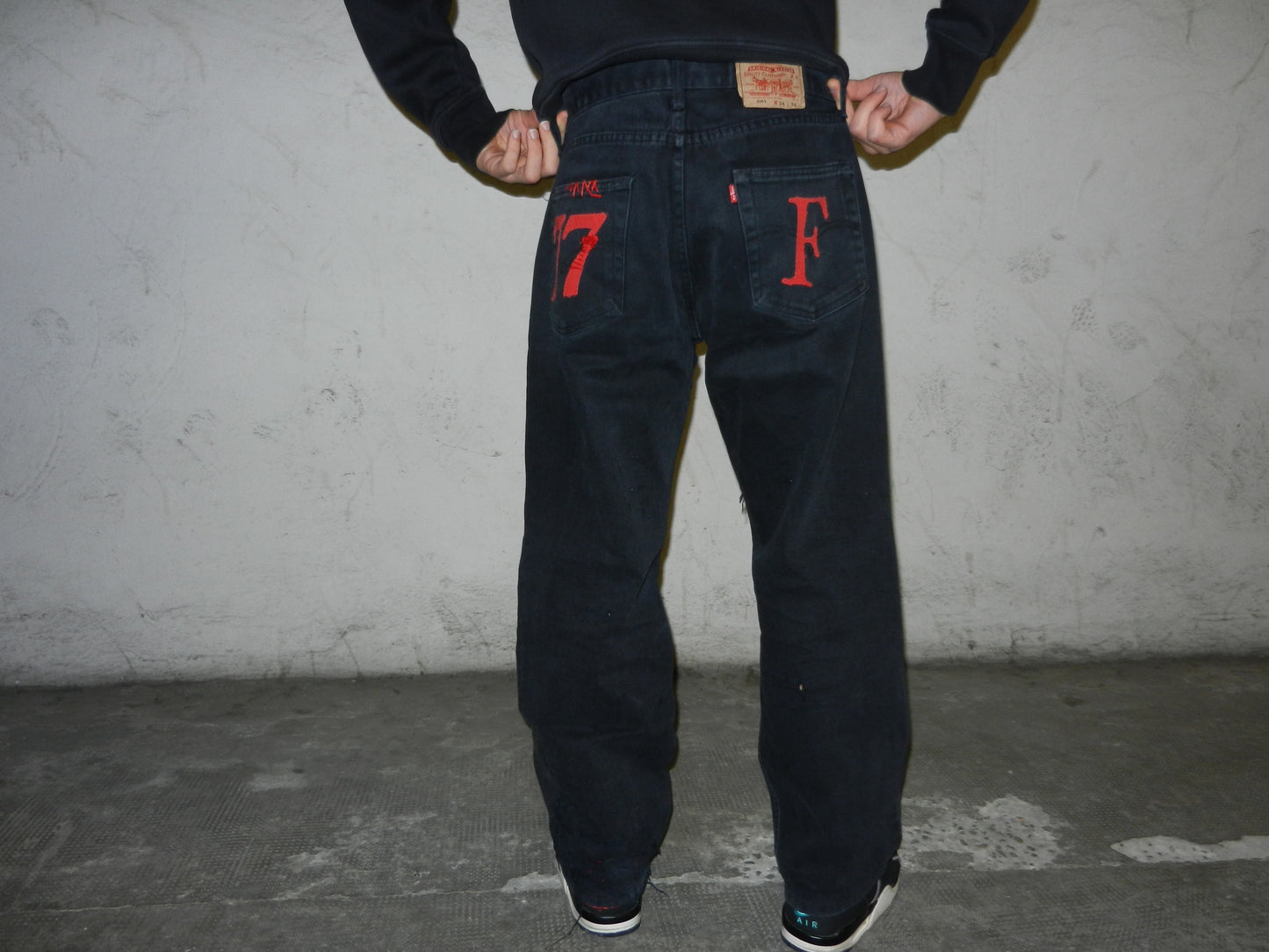 Red in Black - Jeans